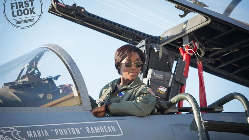 Lashana Lynch en el papel de Maria “Photon” Rambeau.